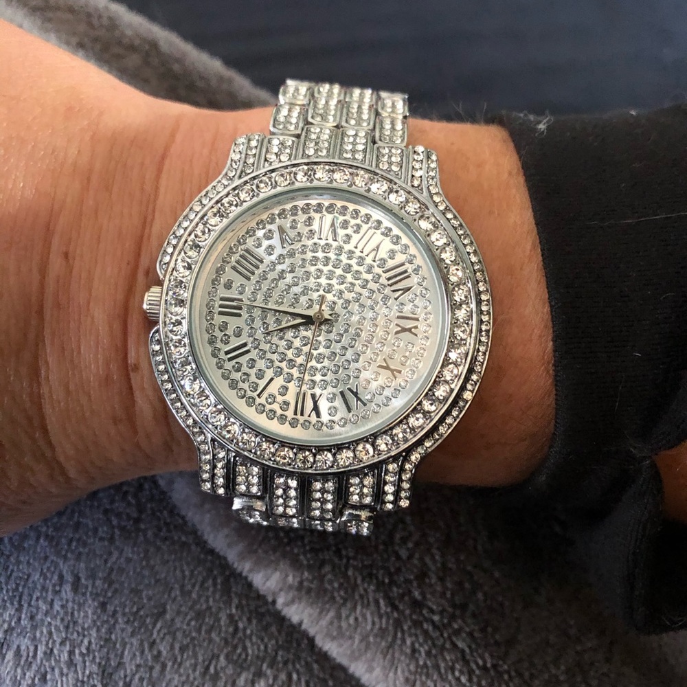 Fashion watch silver with faux diamonds.